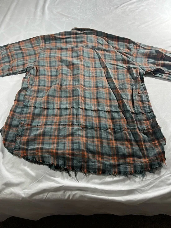 Easel Los Angeles Women’s Long Sleeve Raw Hems Flannel Size Large Distressed - Picture 11 of 14